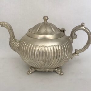 TEA POT ANTIQUE