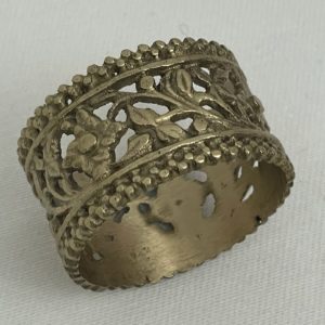 NAPKIN RING FLOWER ANTIQUE BRASS (ABNR193)